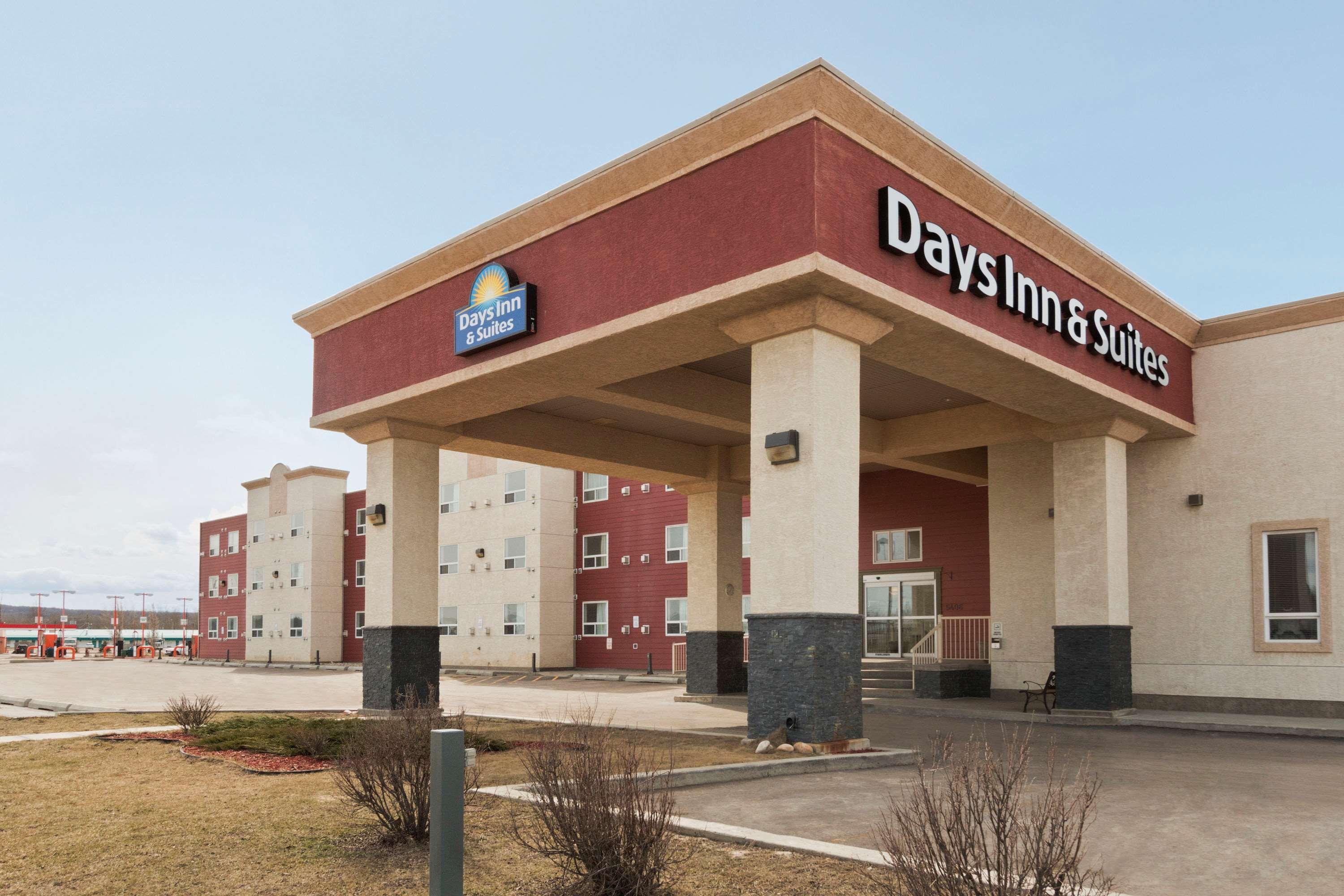 Quality Inn & Suites Whitecourt Eksteriør bilde