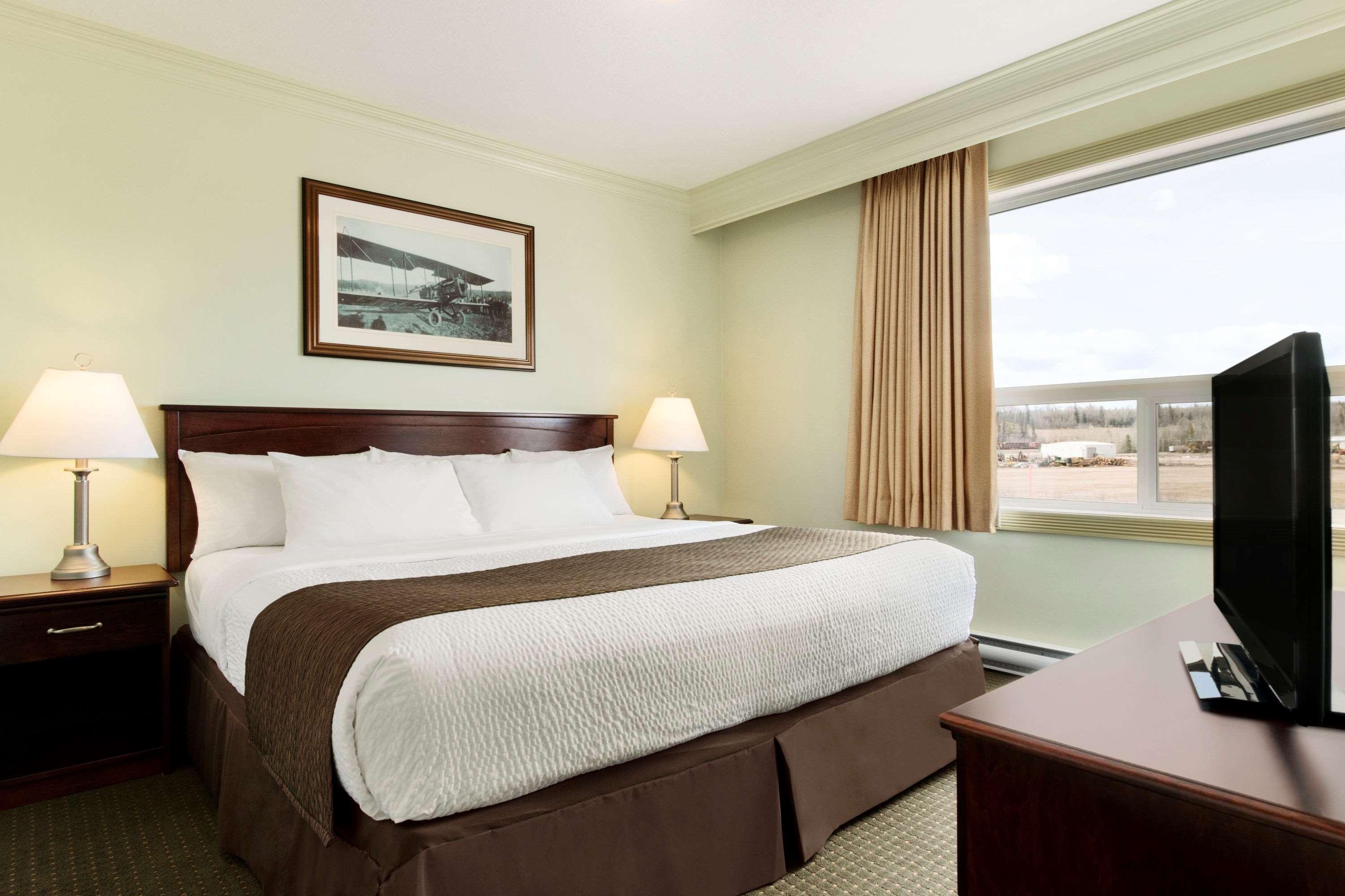Quality Inn & Suites Whitecourt Eksteriør bilde