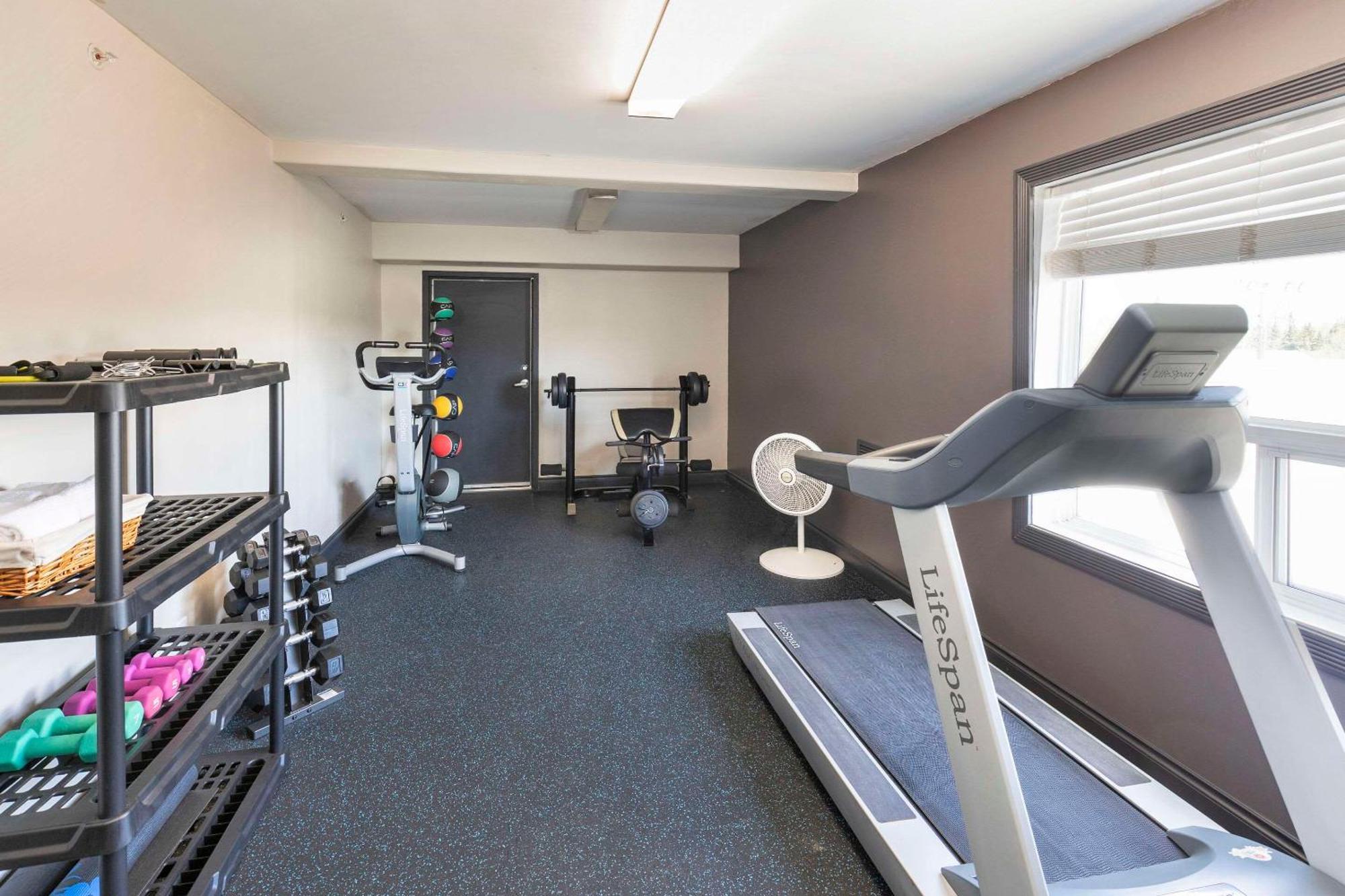 Quality Inn & Suites Whitecourt Eksteriør bilde