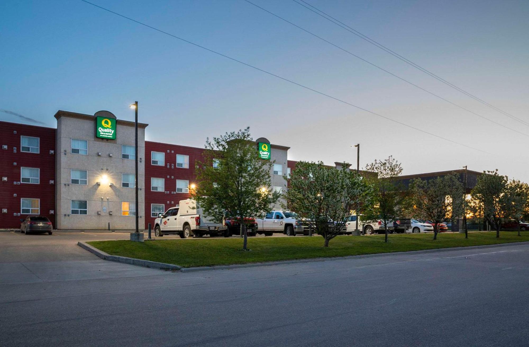 Quality Inn & Suites Whitecourt Eksteriør bilde