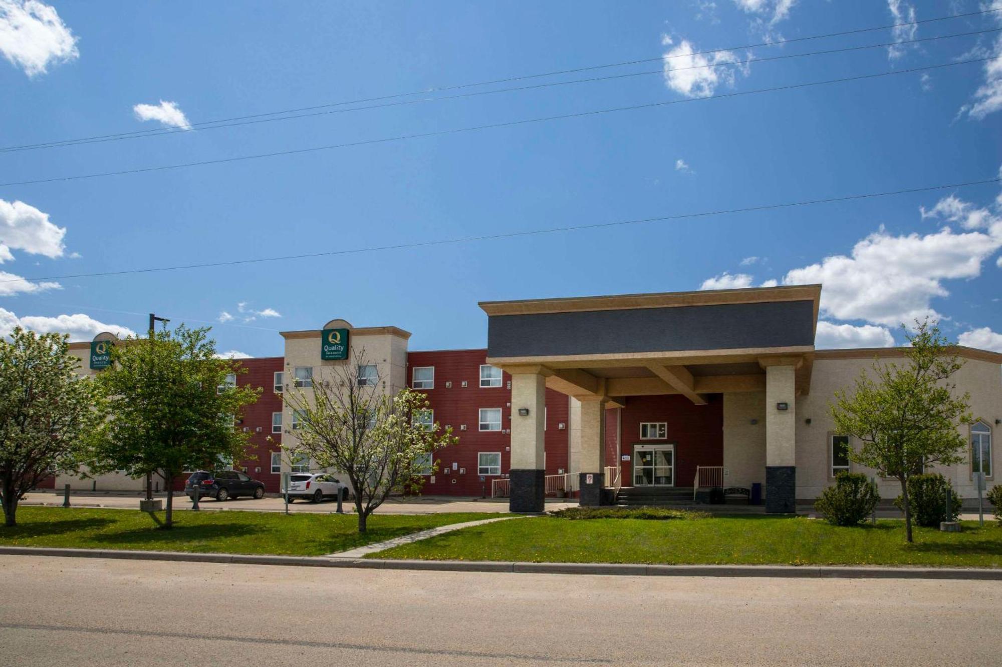 Quality Inn & Suites Whitecourt Eksteriør bilde
