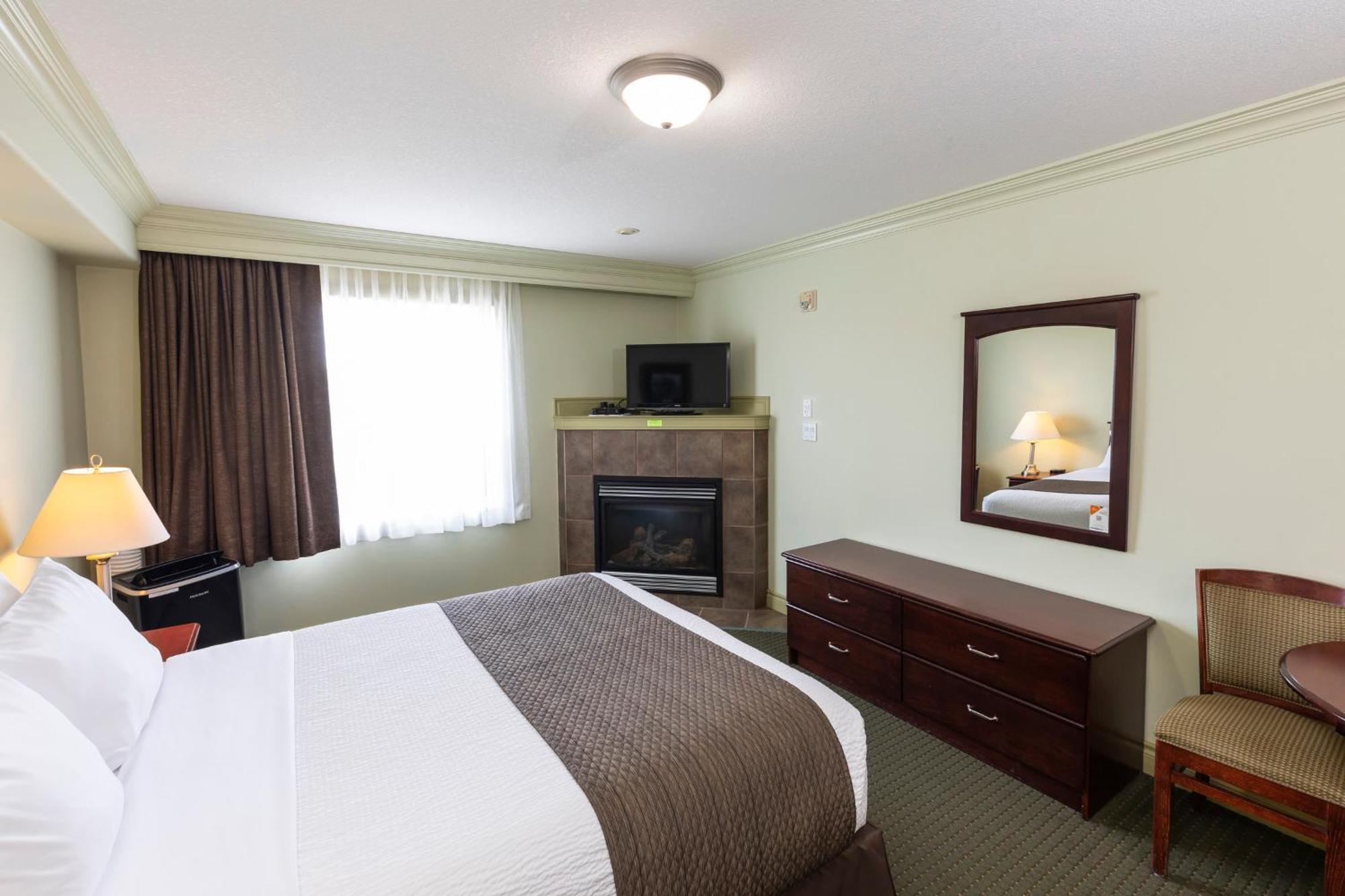 Quality Inn & Suites Whitecourt Eksteriør bilde